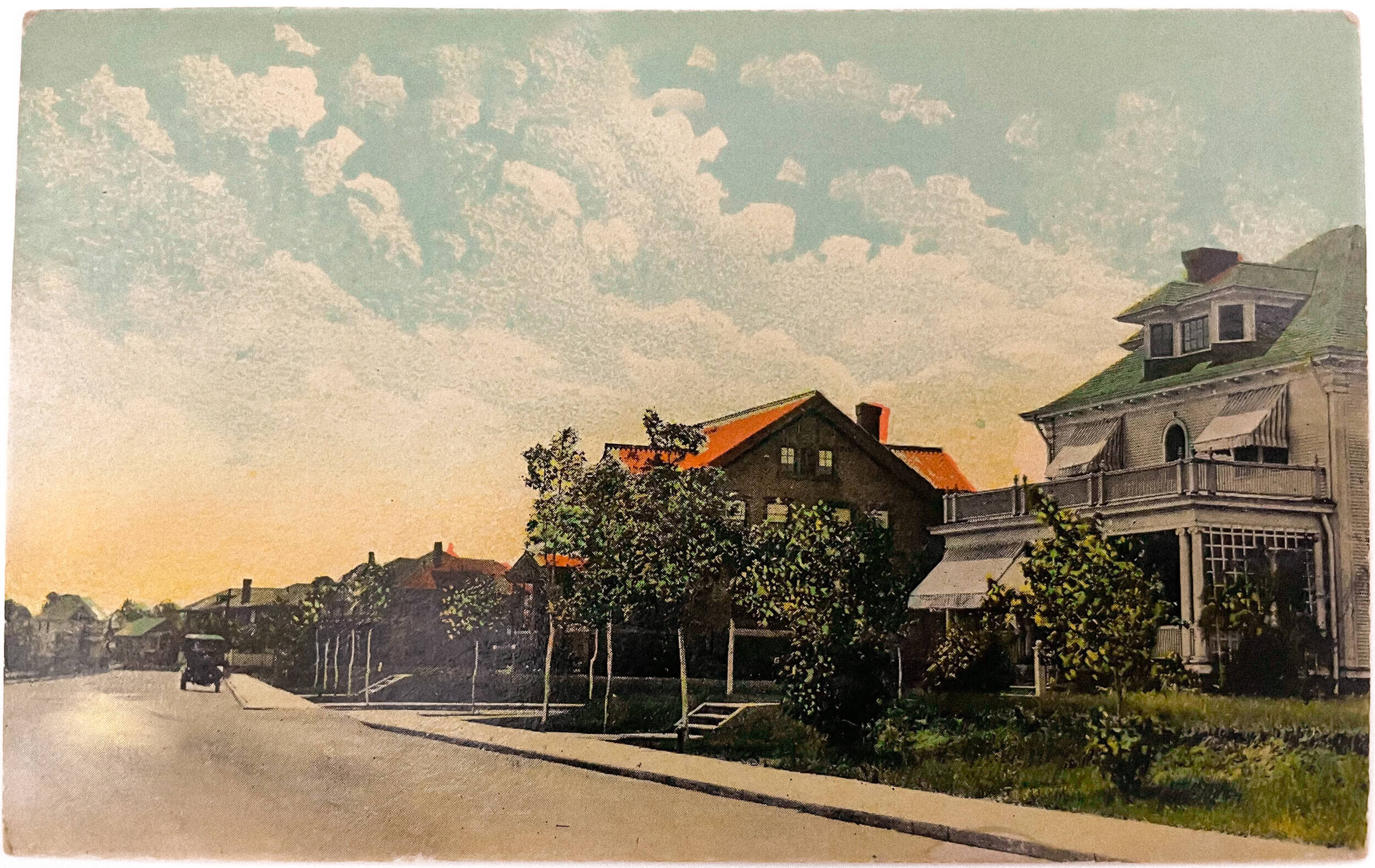 Riverside Drive in 1914 from a postcard printed by Miller's Book Store in South Bend.